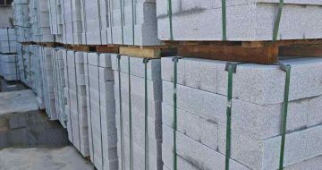 济宁芝麻白路牙石，路侧石