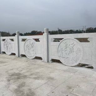 济宁芝麻白河道栏杆 石材栏杆