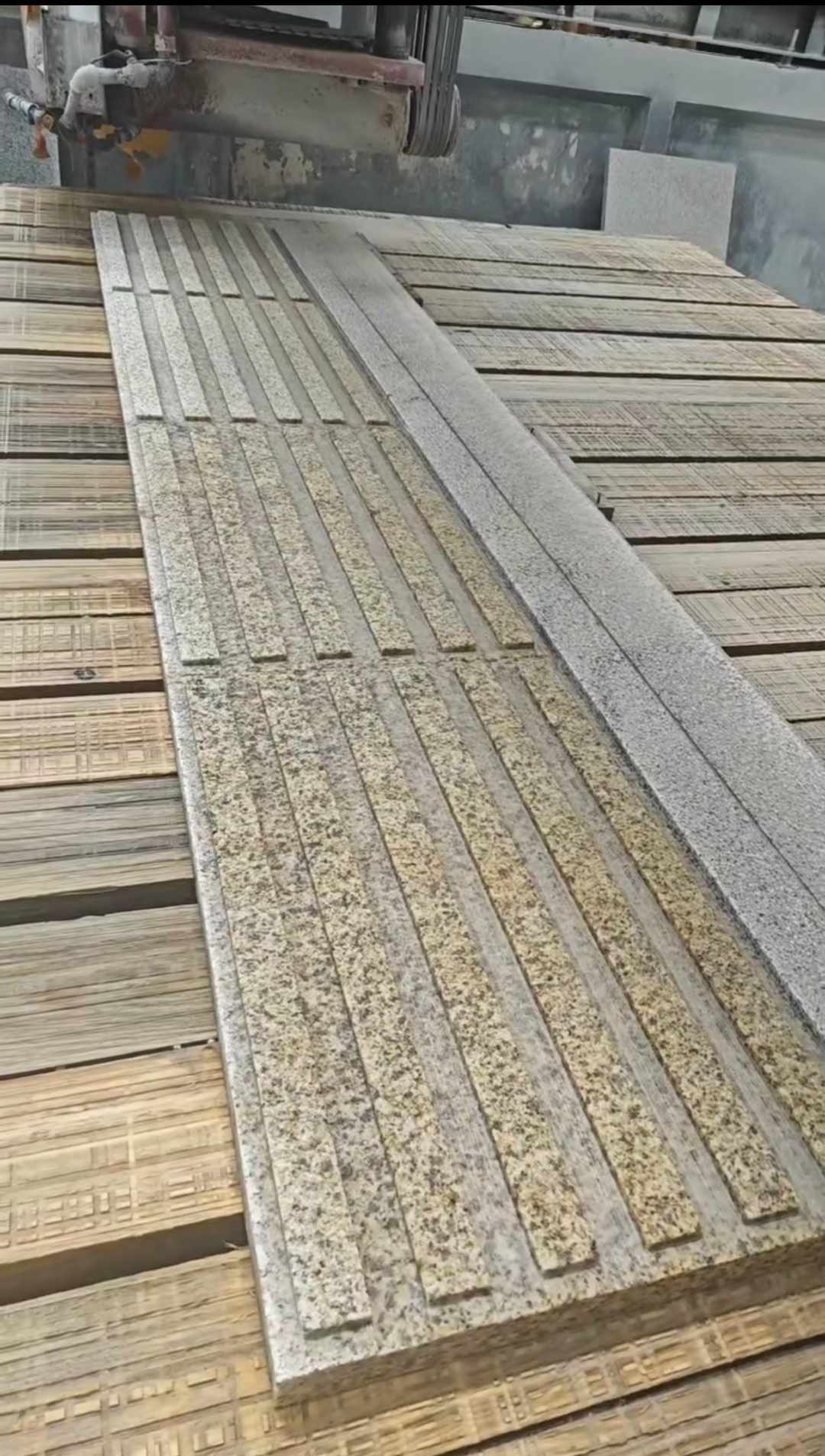 济宁黄金麻盲道石 盲条